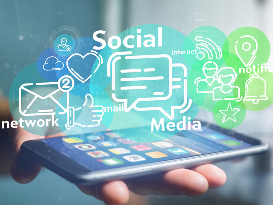 Icons einer Social-Media-Plattform auf einem Handy.